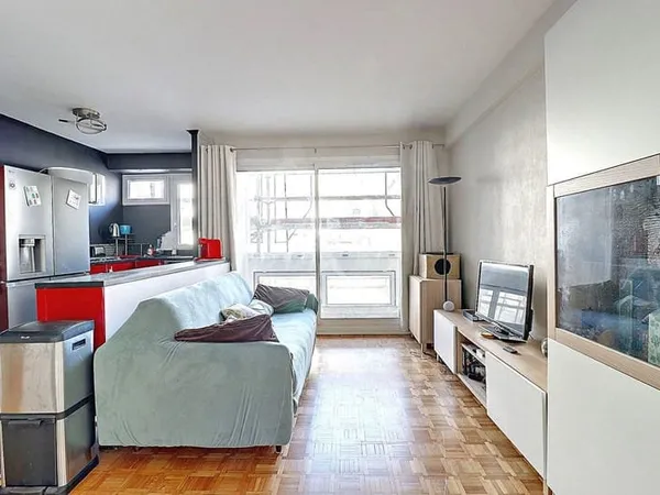 Charmant 2 pièces de 46m2 avec balcon - Dugommier