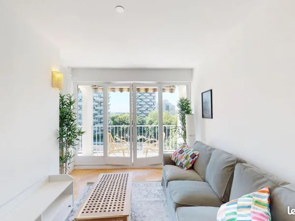 Chambre 6 pièces 103 m²