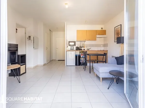 Appartement T2 vendu libre avec balcon et parking