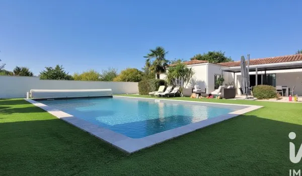 Maison 8 pièces 205 m²