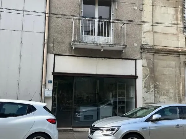 Local commercial 101 m²