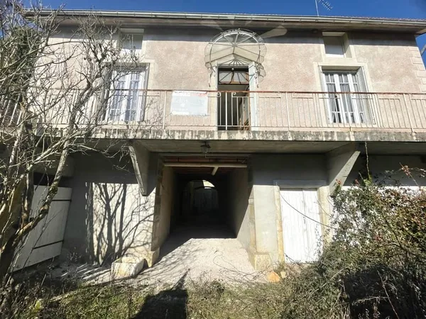 Maison avec dépendances