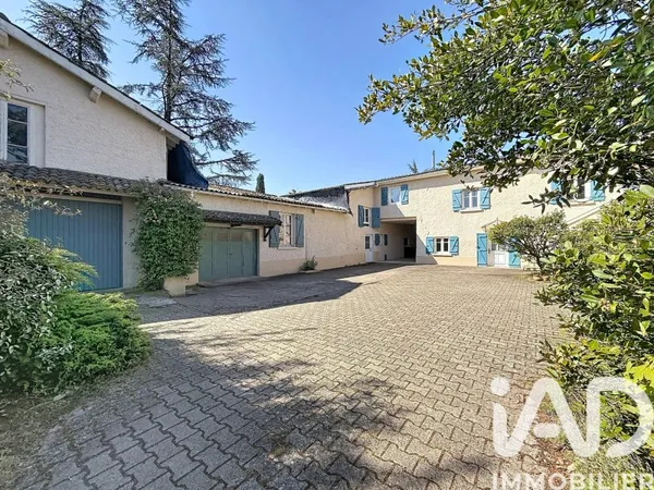 Maison 6 pièces 196 m²