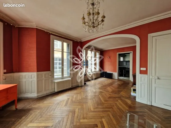 Appartement 9 pièces 135 m²