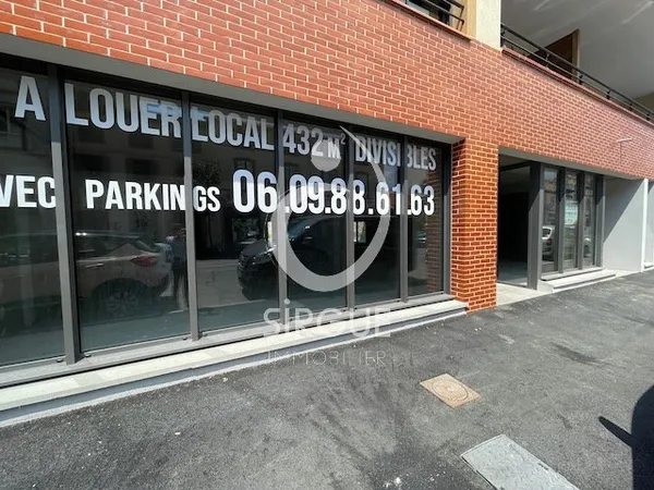 LOCAL COMMERCIAL DIVISIBLE