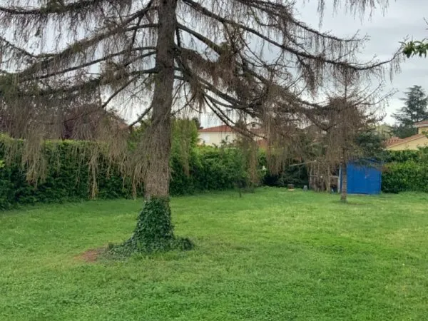 St Just St Rambert, Terrain constructible plat et viabilisé