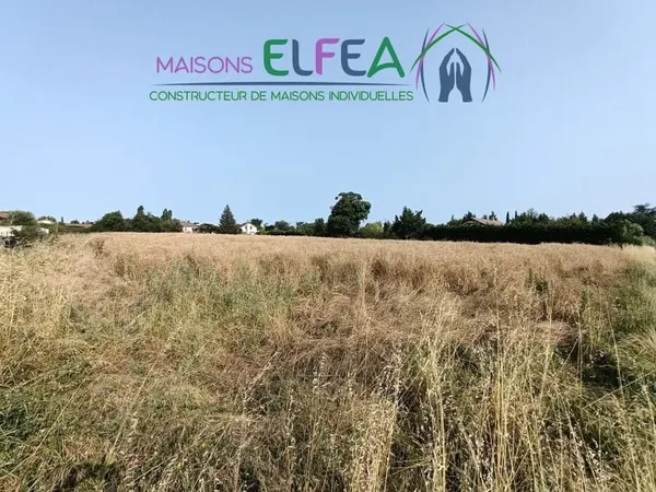 Magnifique terrain plat et viablisé, proche des commerces à Beau