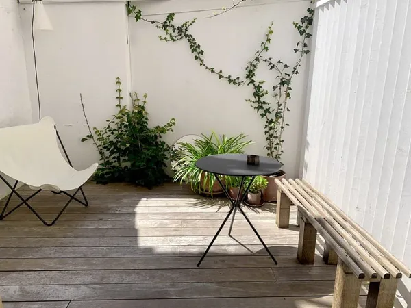 Appartement 28 m2 entièrement rénové Quartier du Lac, Sain