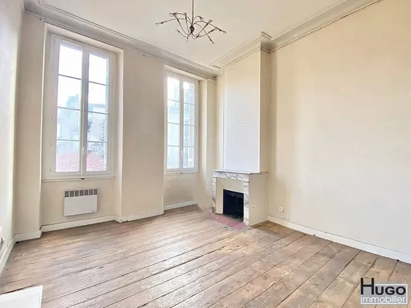 BORDEAUX- RUE SAINTE CATHERINE- IMMEUBLE MIXTE 3 LOTS 215M² !