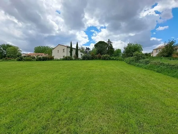 Terrain 602 m²
