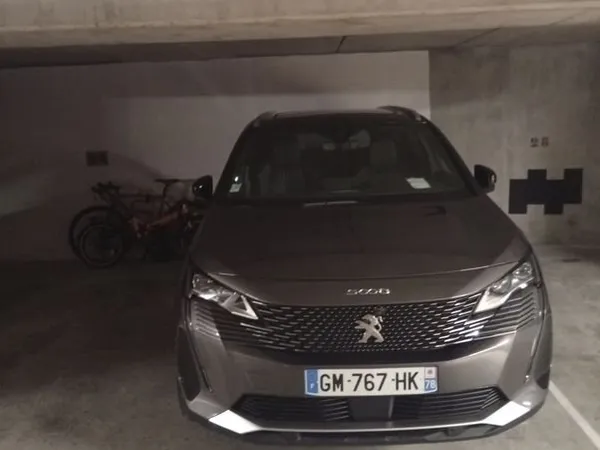 📍 Place de parking à louer - Asnières-sur-Seine (Rue de Prony)