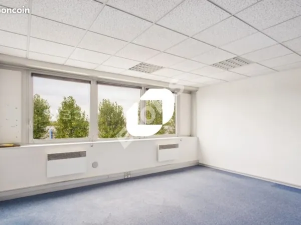 Local bureaux 662 m²