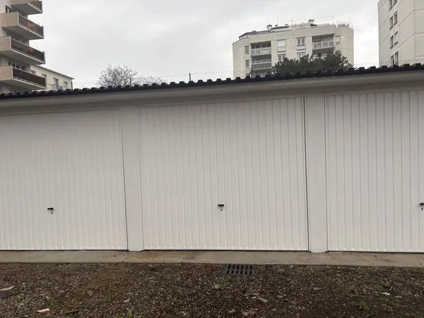 Stationnement Location Lyon   90€