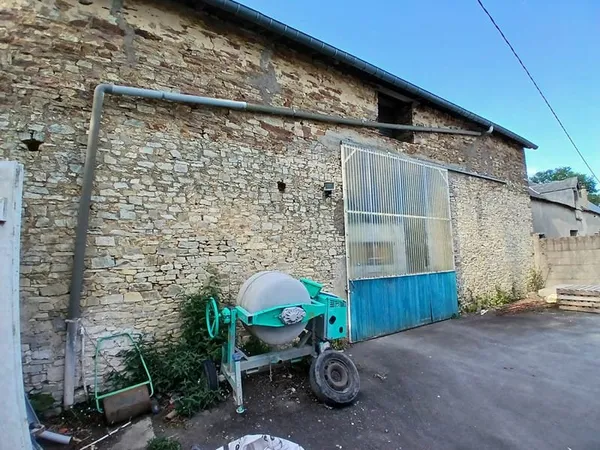 Châteaubriant A rénover Bâtiment en pierre