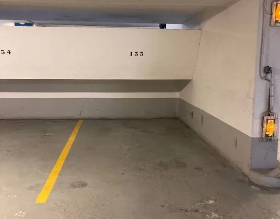 Parking 13 m²