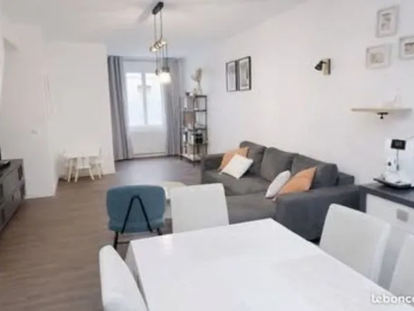 Maison de ville 3 chambres et extérieur