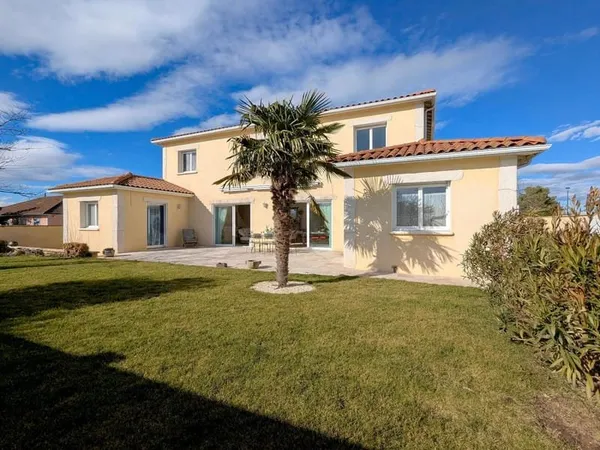 Maison 6 pièces 202 m²