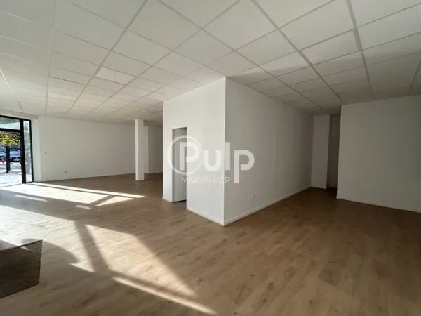 Disponible de suite - Local commercial spacieux en basse ville de Boulogne