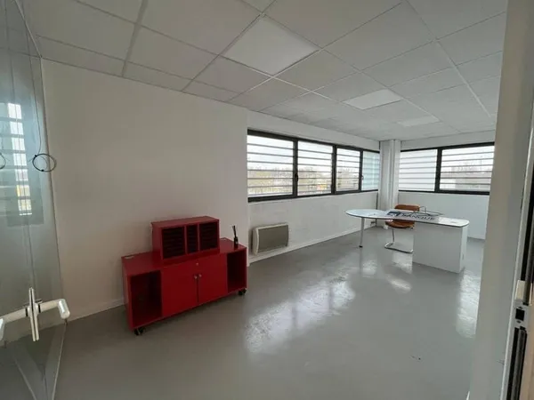 Bureaux 187 m²