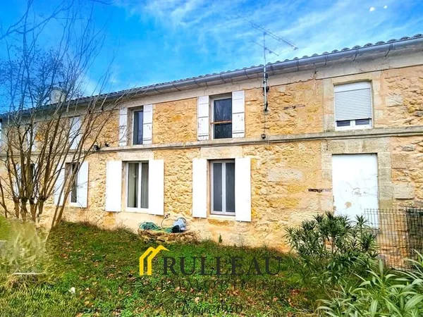 Maison en pierre du XIXème siècle rénovée 351 m2 habitable