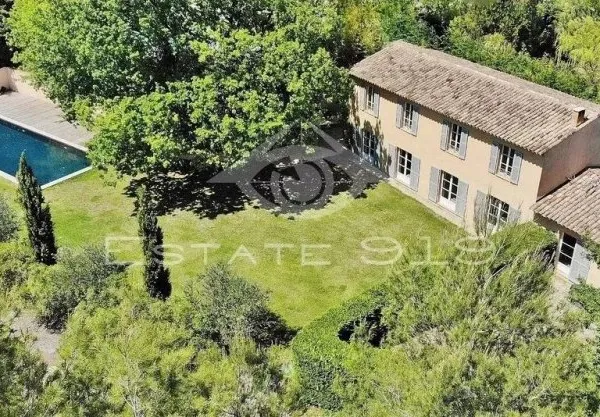 Villa 7 pièces 211 m²