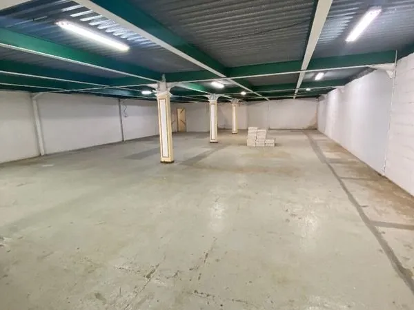 Local 360 m² SAINT JOSEPH