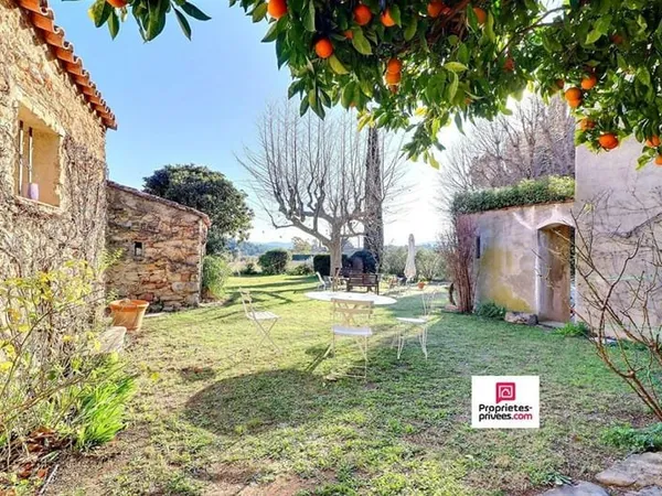 Mas Provençal sur parcelle de 13 020 m2 avec vignes en fermage et Oliveraie