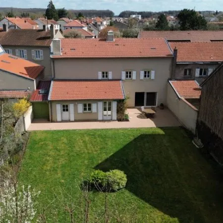 Maison 8 pièces 210 m²