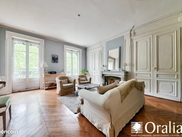 Appartement 6 pièces 175 m²