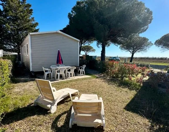 Mobil-home haut de gamme au Camping Le Lac des Rêves à Lattes - emplacement exceptionnel en première