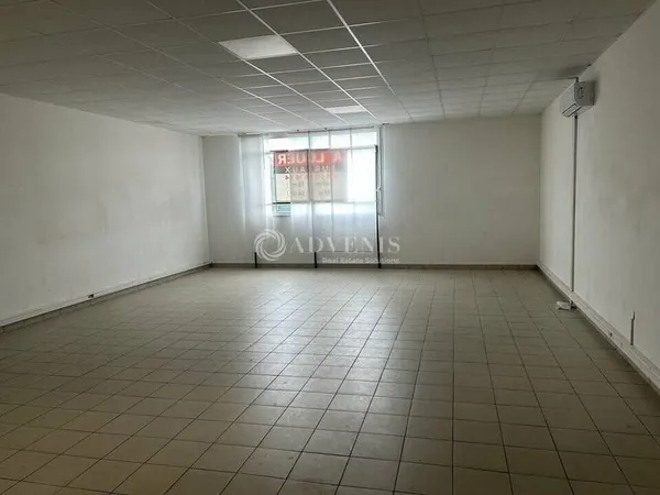 Bureau 83 m²