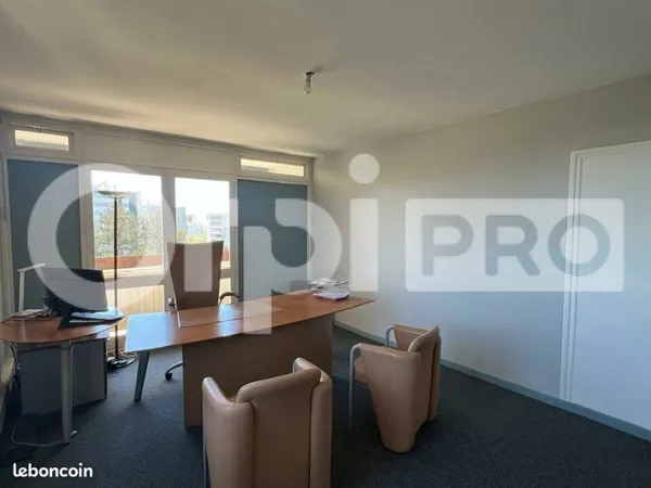 Bureau 110 m²