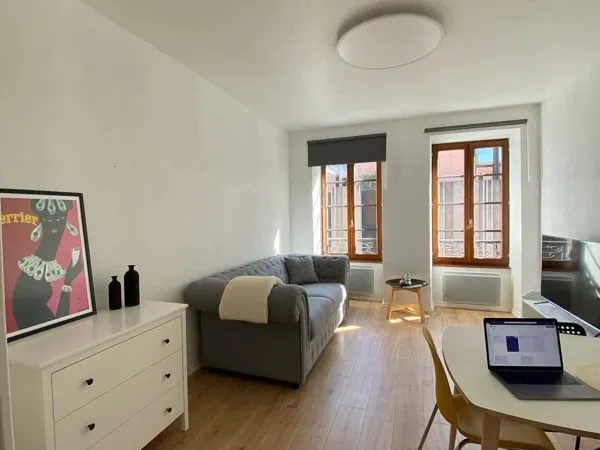 Grand studio meublé 27 m² - Hyper centre Strasbourg (Rue du Marais Vert) - Refait à neuf