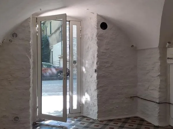 Local Divers 21 m² ST HIPPOLYTE DU FORT