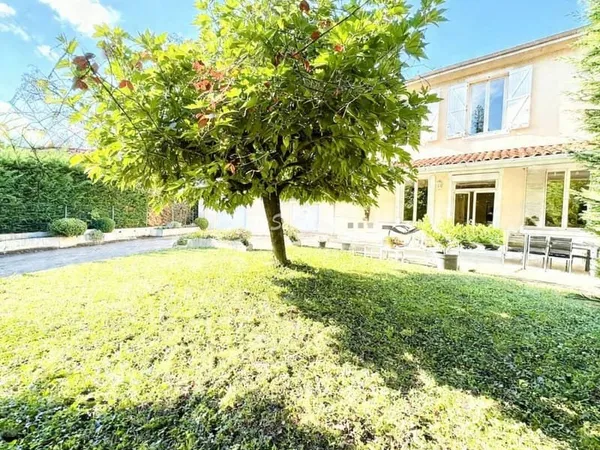 Maison 7 pièces 185 m²