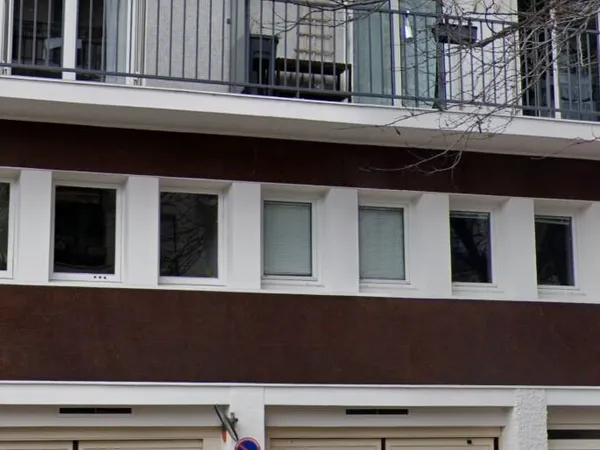 Location à Issy-Les-Moulineaux: BUREAUX-63 m2