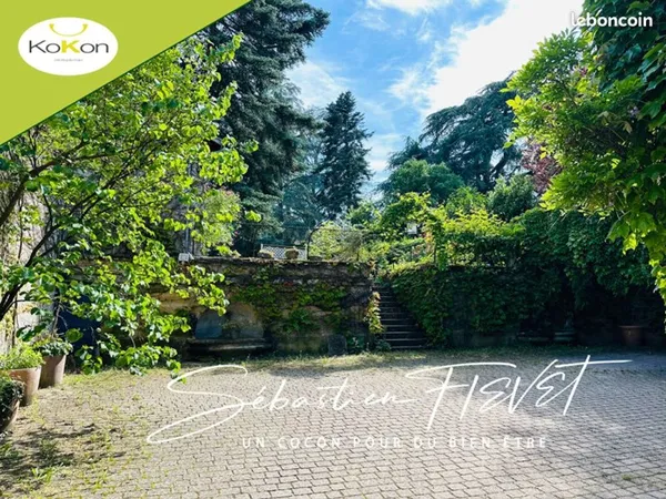 Propriété 10 pièces 233 m²