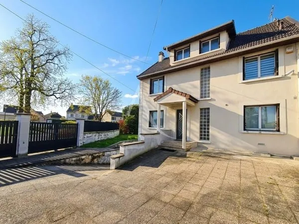 Maison Tremblay En France - 125 m2 - Sous-sol Total - Secteur recherché