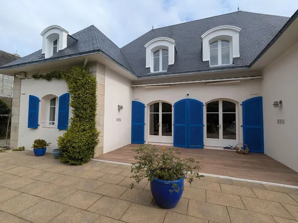 Maison 9 pièces 245 m²