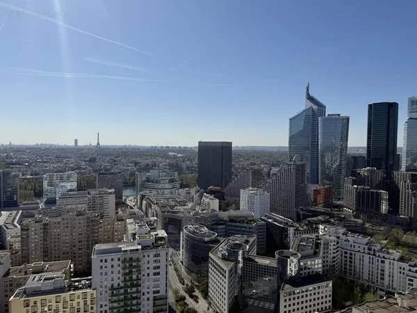 COEUR DE VILLE - 3 pièces - 69 m2 - Vue Tour Eiffel