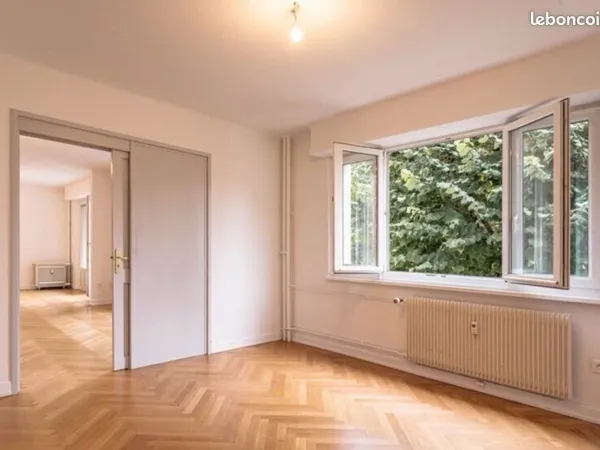 Apparemment F5 - 102 m² - Strasbourg (Début Robertsau)