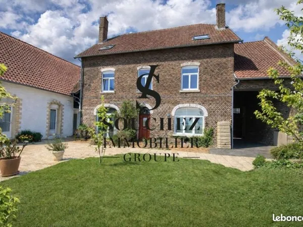 Maison 7 pièces 328 m²