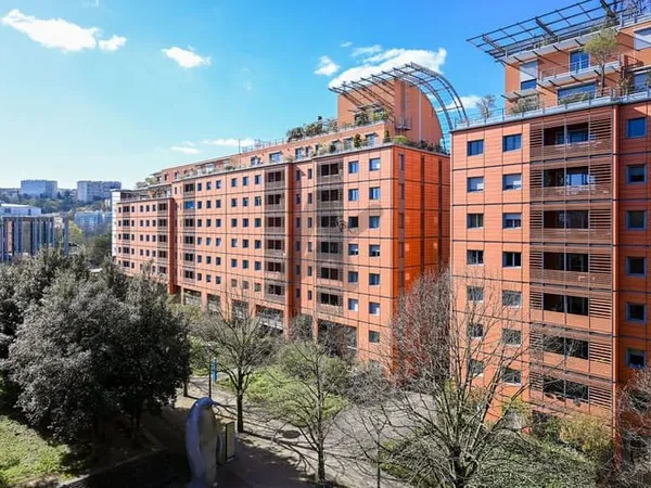 Appartement T3 de 95 m2 avec terrasse et possibilité garage