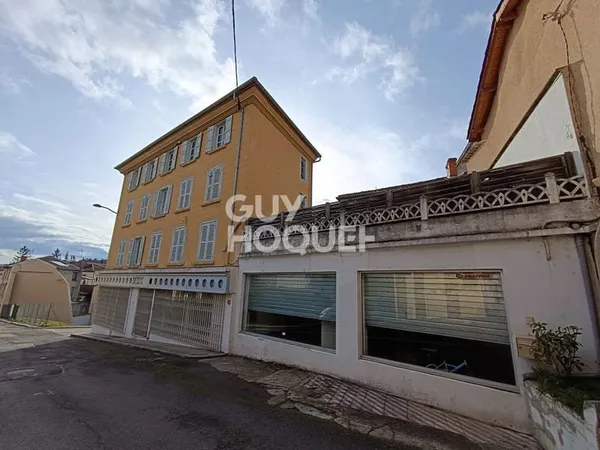 Ensemble immobilier situé à BOEN de 160 m² habitables