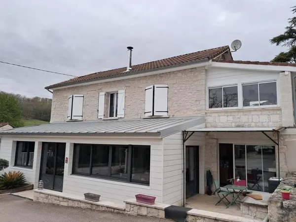 Deux Maisons en pierre sur 5000 m² de terrain