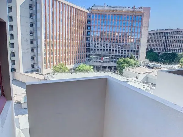 LA TIMONE- Studio meublé + balcon