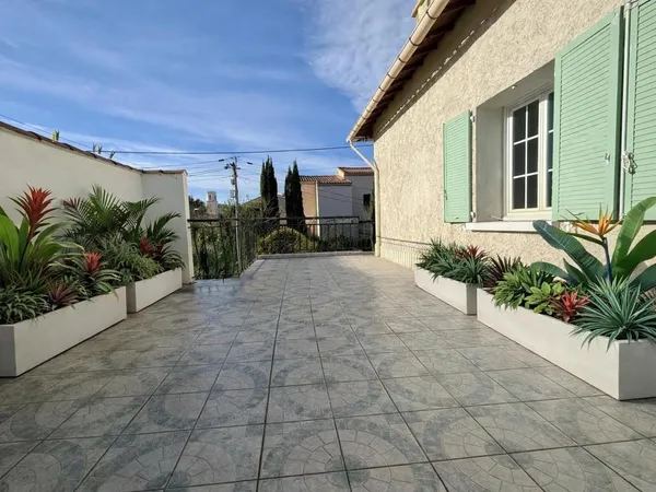 Maison À Vendre Marseille 9 eme MAZARGUES avec extérieur