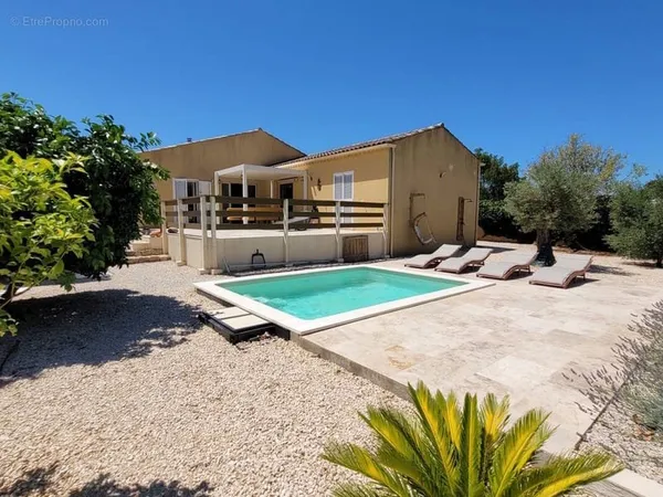 Superbe et impeccable villa de 180 m² habitables dont un gîte .