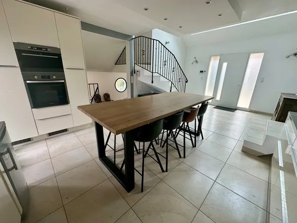Dpt Essonne (91), à vendre GIF SUR YVETTE - Maison d'architecte de 190 m² - 6 chambres - Terrain de 