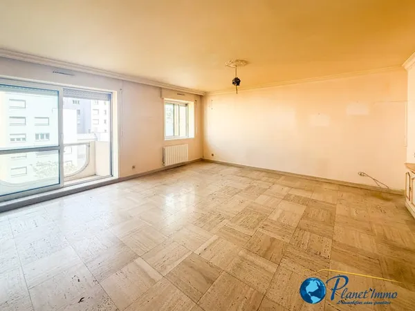 SAINT-ETIENNE BADOUILLERE GRAND T4 DE 93M2 AVEC VUE DEGAGEE